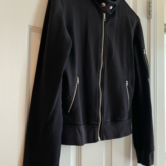 TNA- M size black sweat jacket. Many pockets - Picture 2 of 8